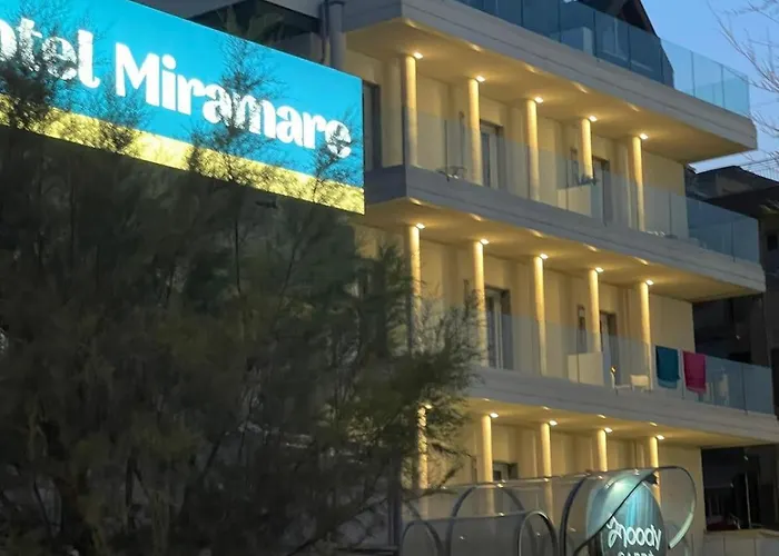 Miramare Con PiscinaAlbergo
